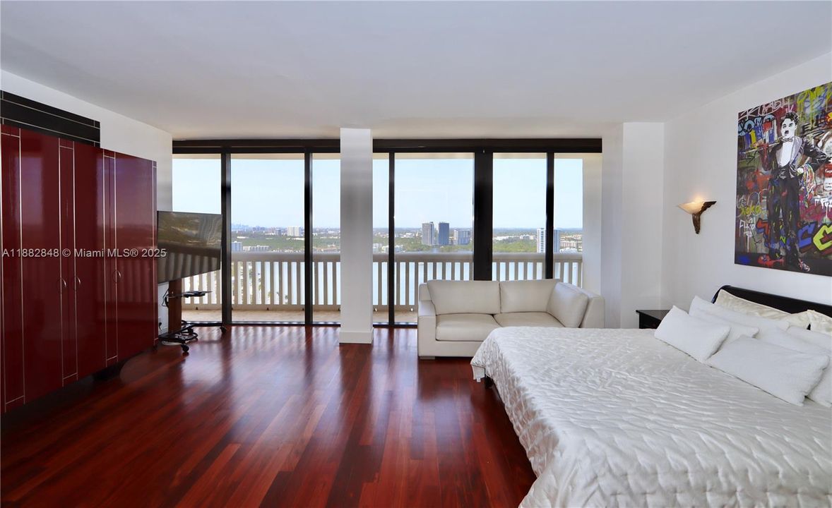 For Sale: $1,195,000 (3 beds, 2 baths, 2055 Square Feet)