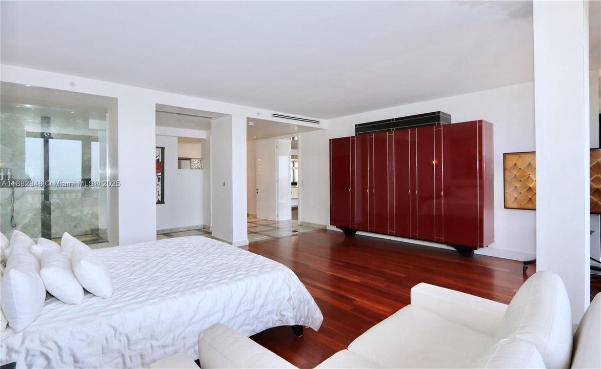 For Sale: $1,195,000 (3 beds, 2 baths, 2055 Square Feet)