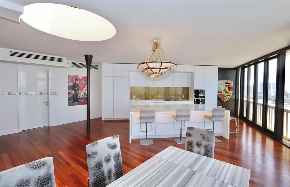 For Sale: $1,195,000 (3 beds, 2 baths, 2055 Square Feet)