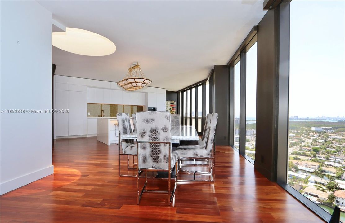 For Sale: $1,195,000 (3 beds, 2 baths, 2055 Square Feet)