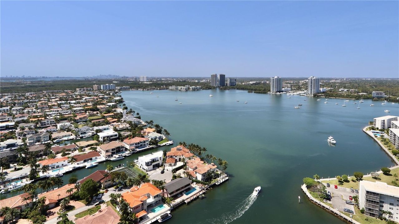 For Sale: $1,195,000 (3 beds, 2 baths, 2055 Square Feet)