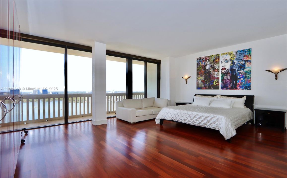 For Sale: $1,195,000 (3 beds, 2 baths, 2055 Square Feet)