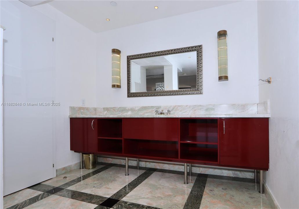 For Sale: $1,195,000 (3 beds, 2 baths, 2055 Square Feet)