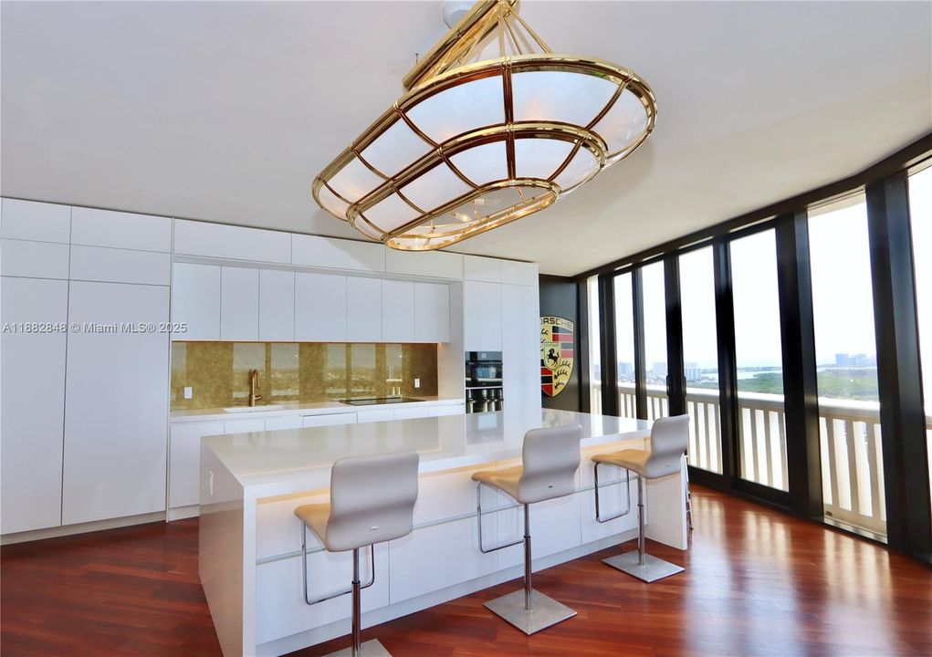 For Sale: $1,195,000 (3 beds, 2 baths, 2055 Square Feet)