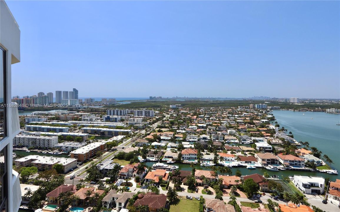 For Sale: $1,195,000 (3 beds, 2 baths, 2055 Square Feet)