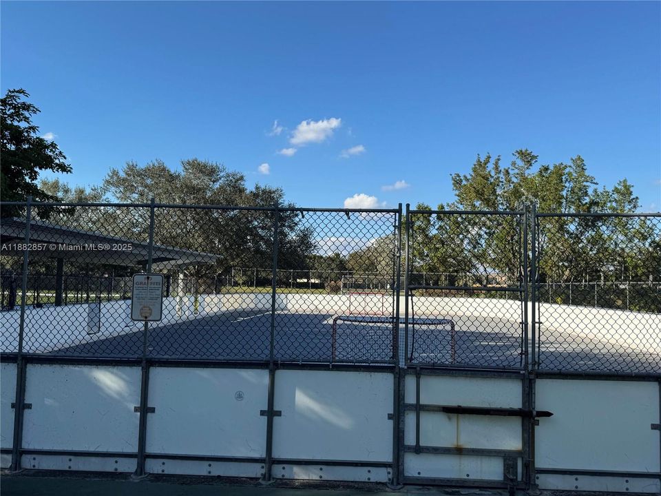 En Venta: $629,000 (3 camas, 2 baños, 1420 Pies cuadrados)