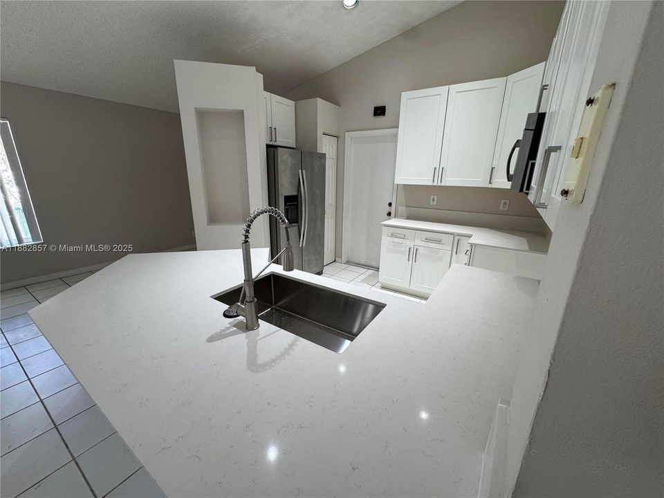 For Sale: $629,000 (3 beds, 2 baths, 1420 Square Feet)