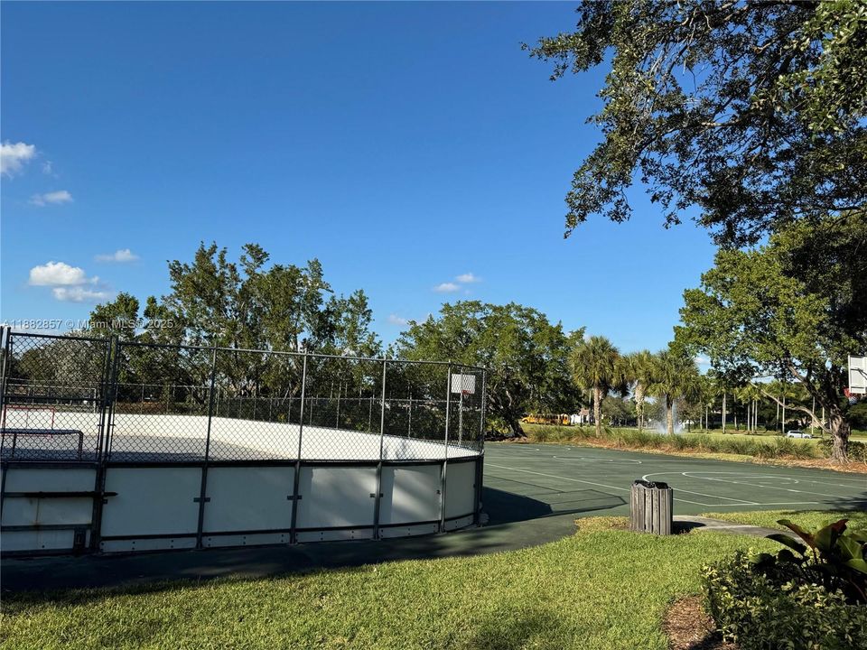 En Venta: $629,000 (3 camas, 2 baños, 1420 Pies cuadrados)