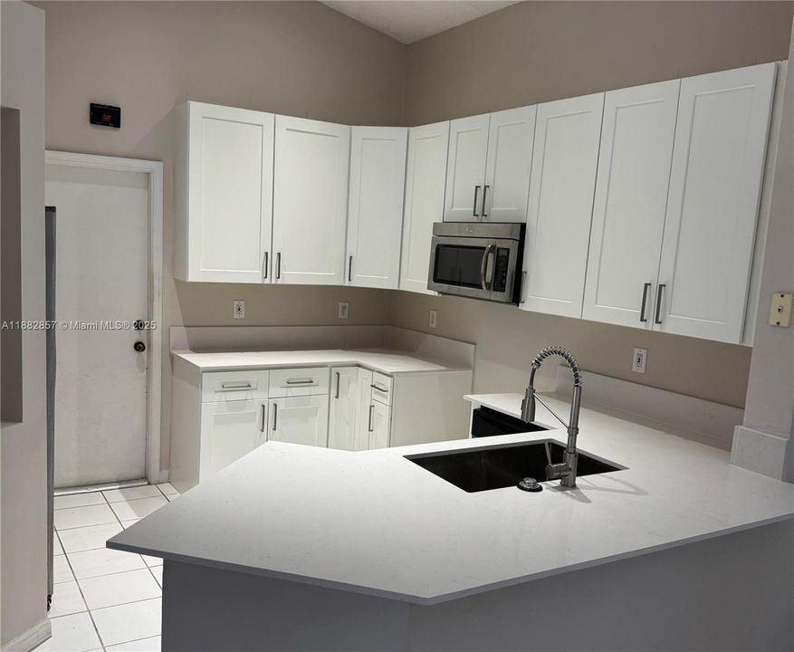 For Sale: $629,000 (3 beds, 2 baths, 1420 Square Feet)