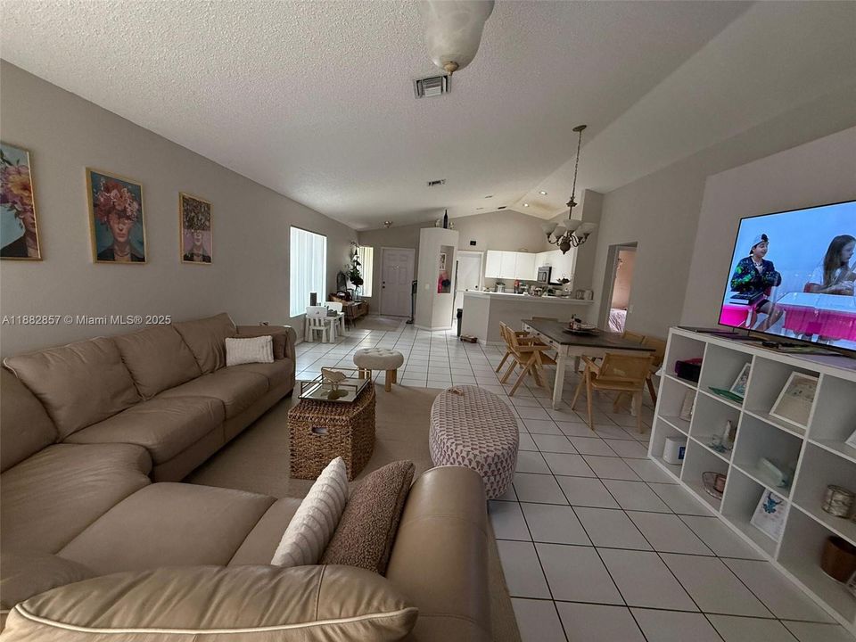 For Sale: $629,000 (3 beds, 2 baths, 1420 Square Feet)