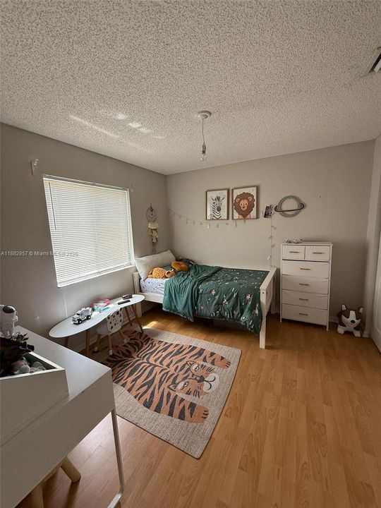 En Venta: $629,000 (3 camas, 2 baños, 1420 Pies cuadrados)