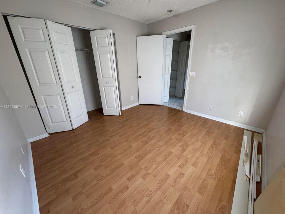 En Venta: $629,000 (3 camas, 2 baños, 1420 Pies cuadrados)