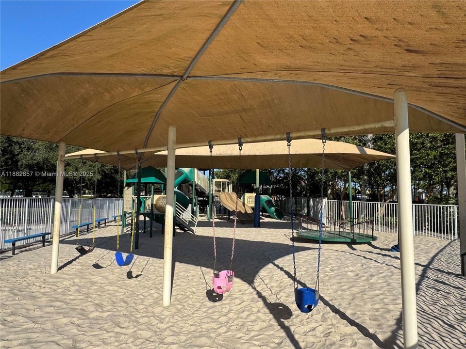 En Venta: $629,000 (3 camas, 2 baños, 1420 Pies cuadrados)