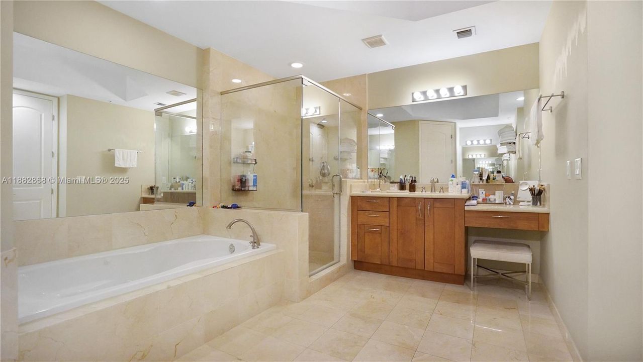 Activo con contrato: $1,750,000 (3 camas, 3 baños, 2264 Pies cuadrados)