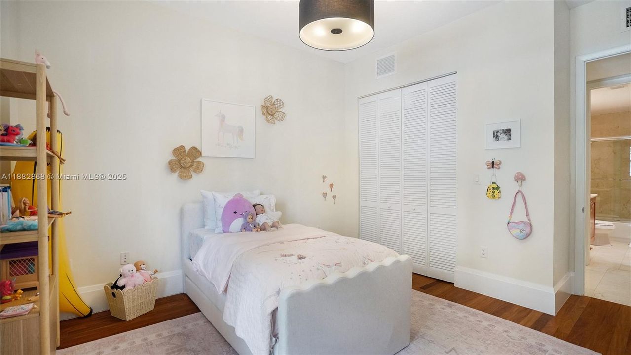 Activo con contrato: $1,750,000 (3 camas, 3 baños, 2264 Pies cuadrados)