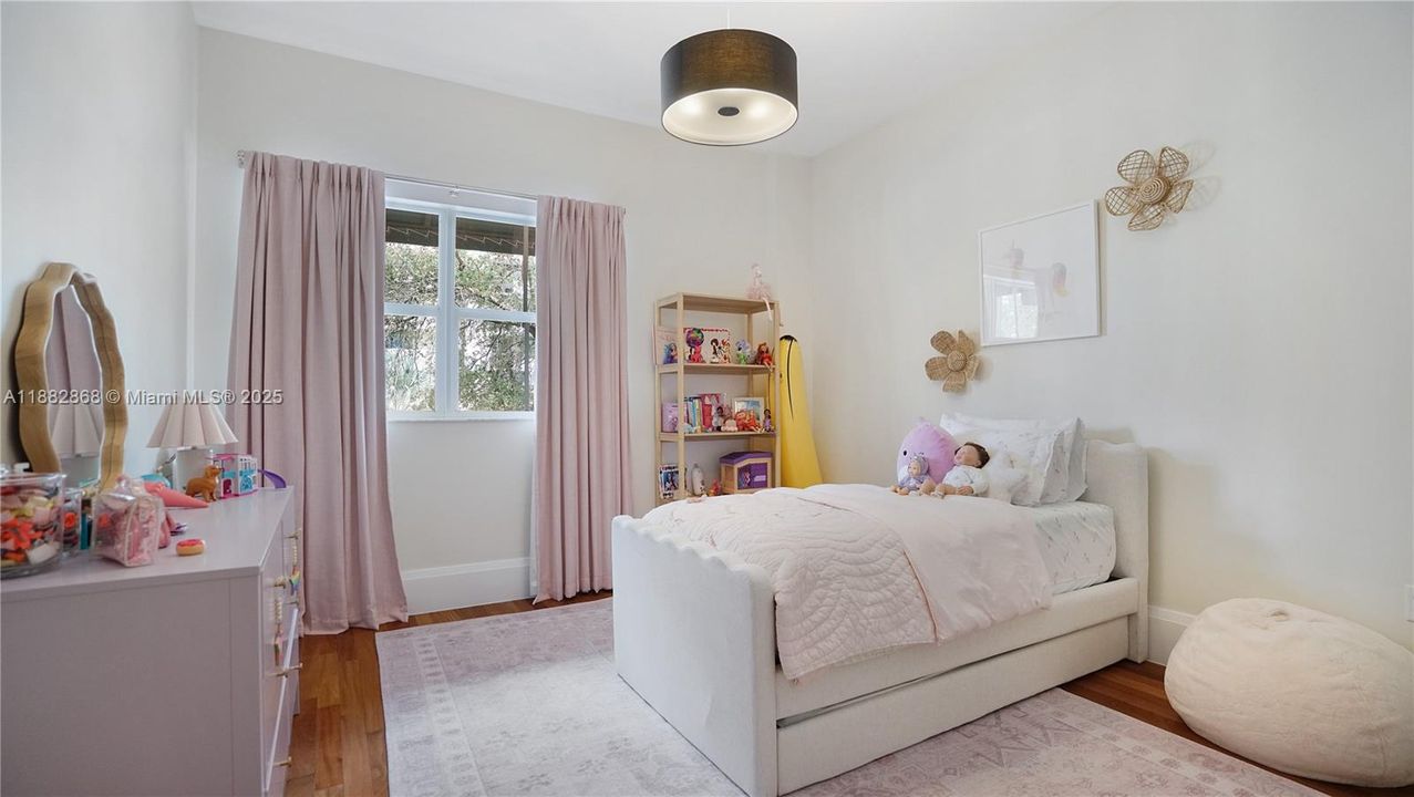 Activo con contrato: $1,750,000 (3 camas, 3 baños, 2264 Pies cuadrados)