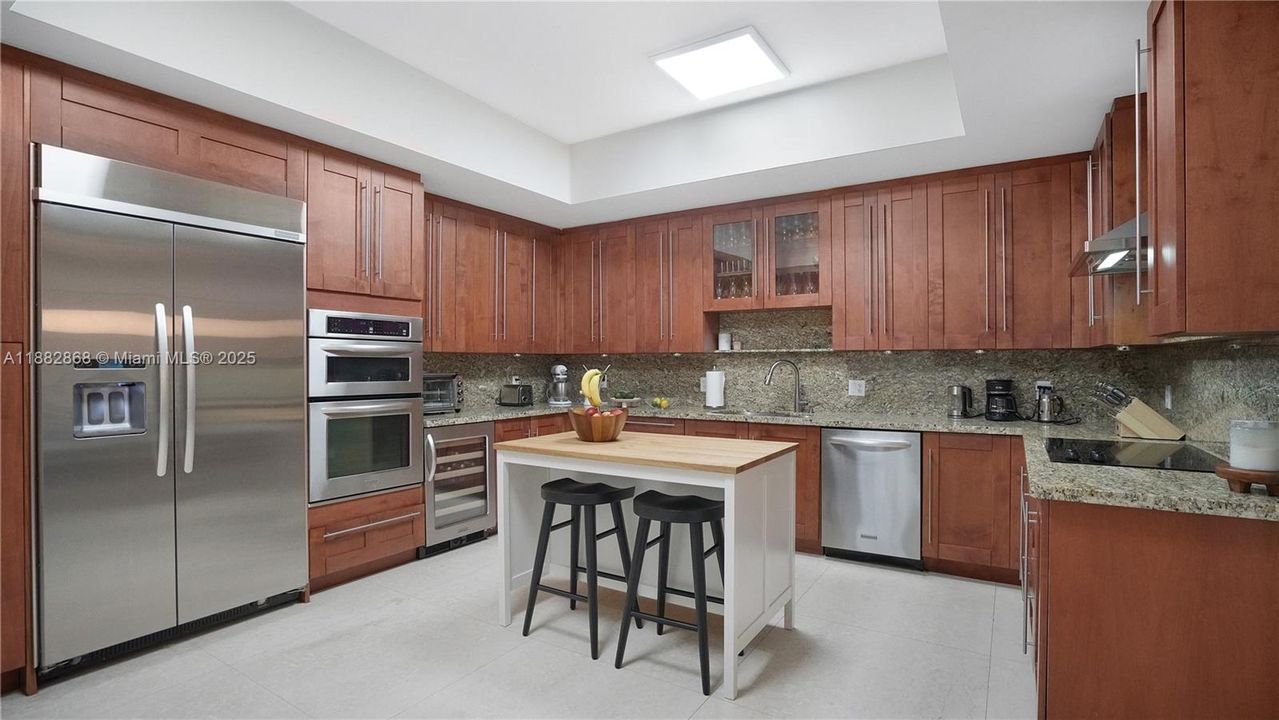 Activo con contrato: $1,750,000 (3 camas, 3 baños, 2264 Pies cuadrados)