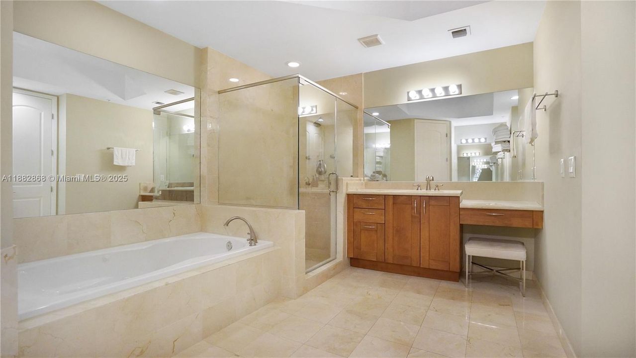 Activo con contrato: $1,750,000 (3 camas, 3 baños, 2264 Pies cuadrados)