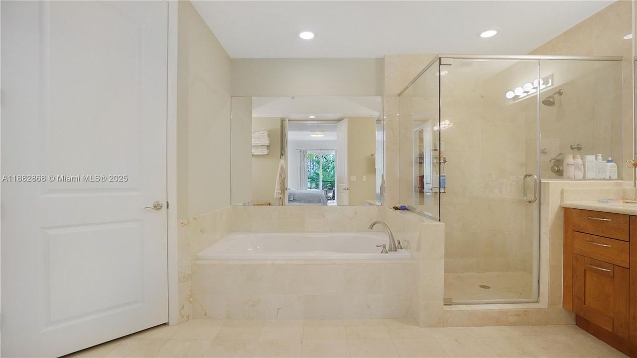 Activo con contrato: $1,750,000 (3 camas, 3 baños, 2264 Pies cuadrados)