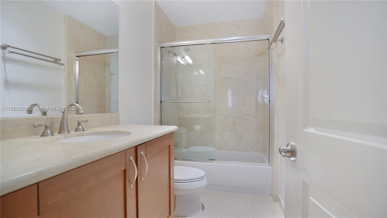 Activo con contrato: $1,750,000 (3 camas, 3 baños, 2264 Pies cuadrados)