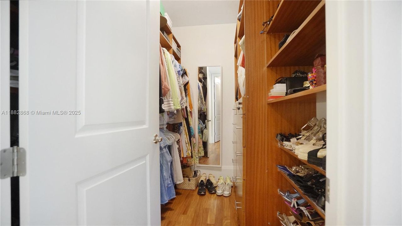 Activo con contrato: $1,750,000 (3 camas, 3 baños, 2264 Pies cuadrados)