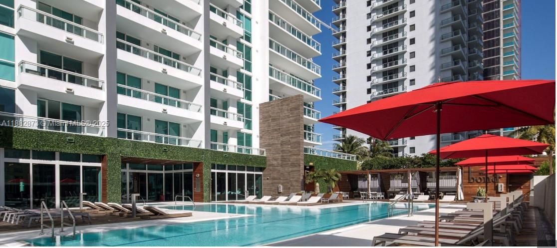 待售: $585,000 (1 贝兹, 1 浴室, 748 平方英尺)