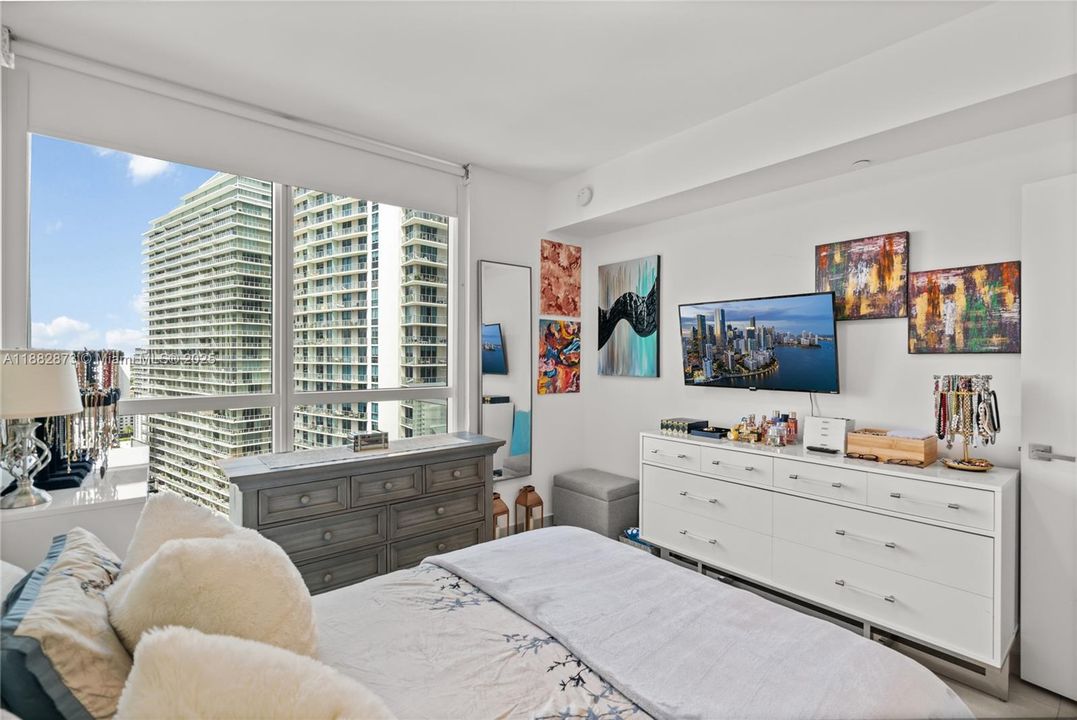 待售: $585,000 (1 贝兹, 1 浴室, 748 平方英尺)