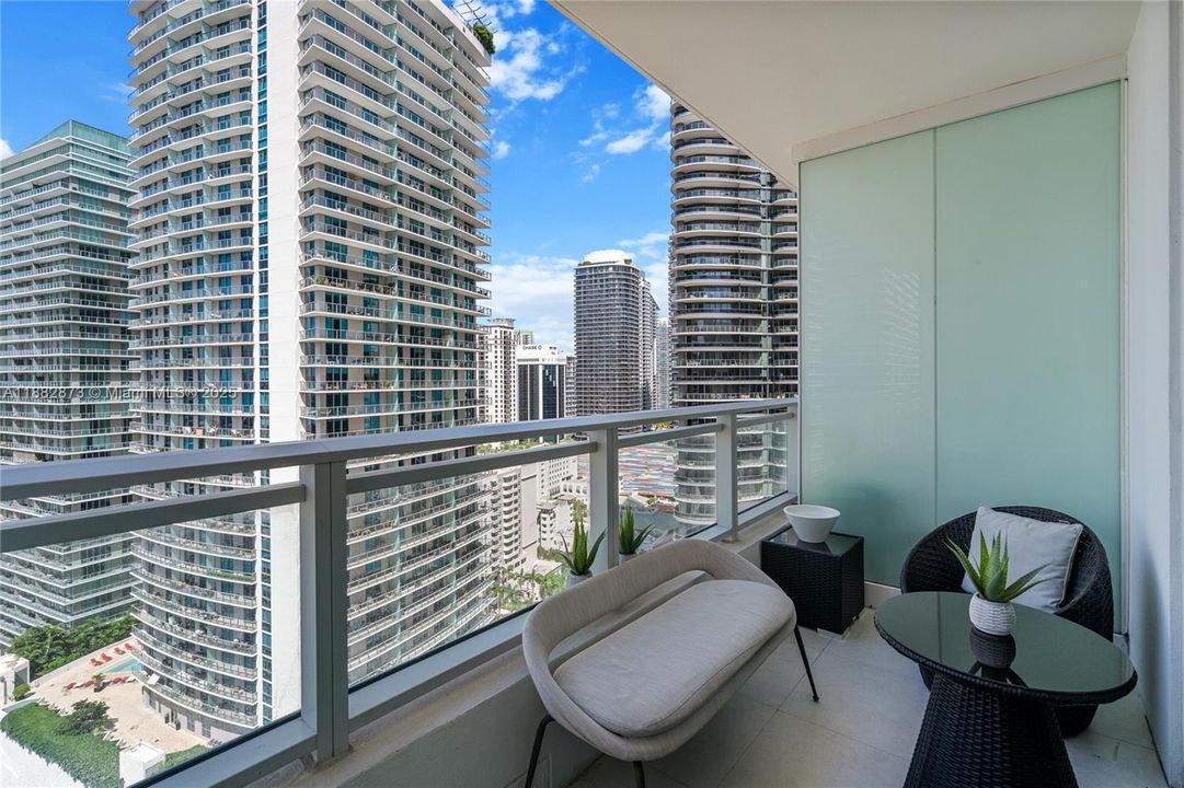 待售: $585,000 (1 贝兹, 1 浴室, 748 平方英尺)