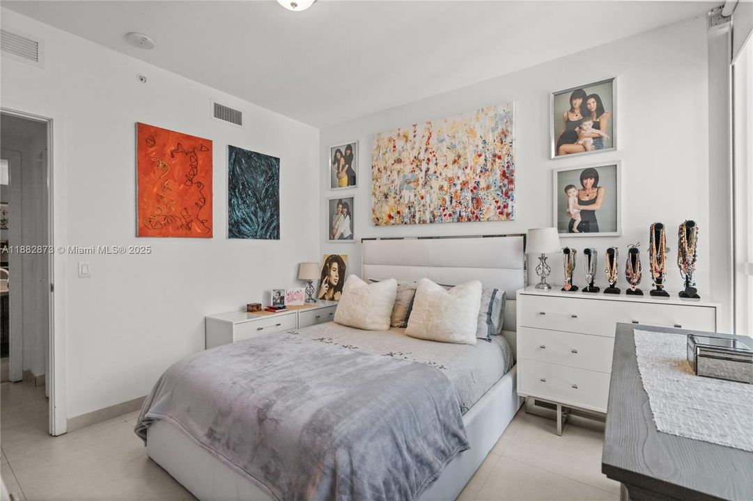 待售: $585,000 (1 贝兹, 1 浴室, 748 平方英尺)