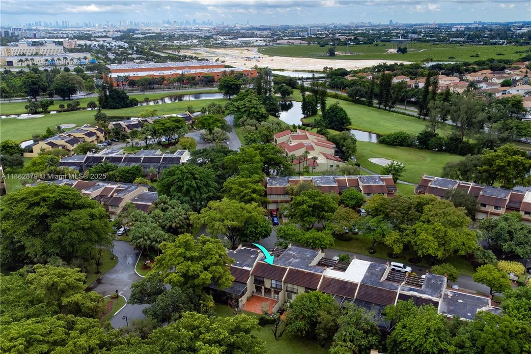 Под контрактом: $600,000 (3 спален, 2 ванн, 1712 Квадратных фут)