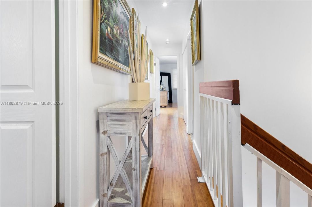 Под контрактом: $600,000 (3 спален, 2 ванн, 1712 Квадратных фут)