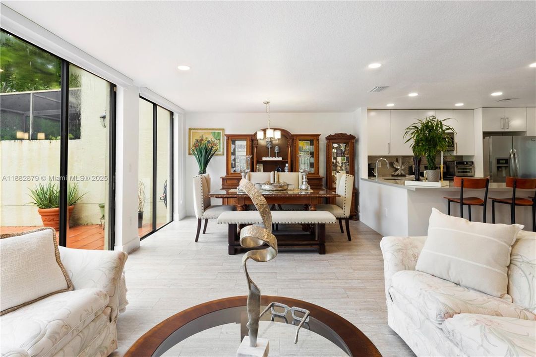 Под контрактом: $600,000 (3 спален, 2 ванн, 1712 Квадратных фут)