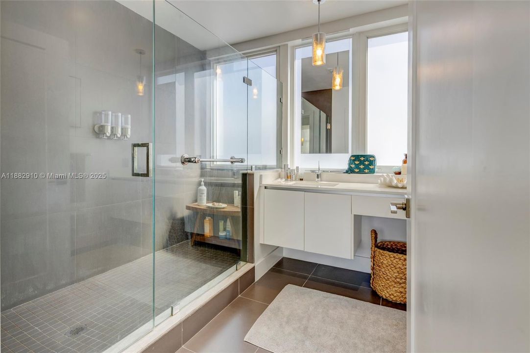 En Venta: $1,495,000 (4 camas, 4 baños, 2504 Pies cuadrados)