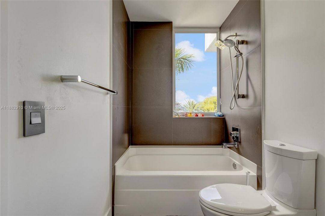 En Venta: $1,495,000 (4 camas, 4 baños, 2504 Pies cuadrados)