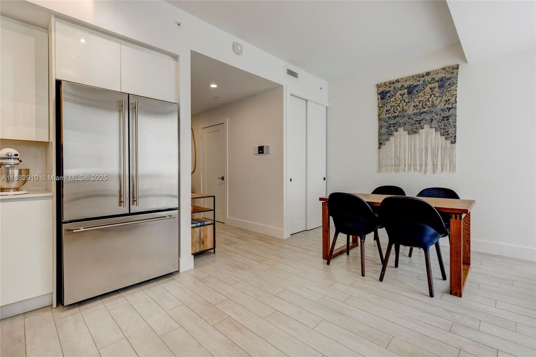 En Venta: $1,495,000 (4 camas, 4 baños, 2504 Pies cuadrados)