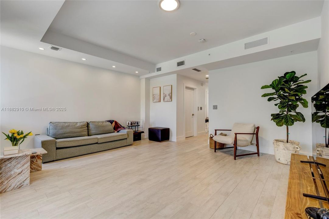 En Venta: $1,495,000 (4 camas, 4 baños, 2504 Pies cuadrados)