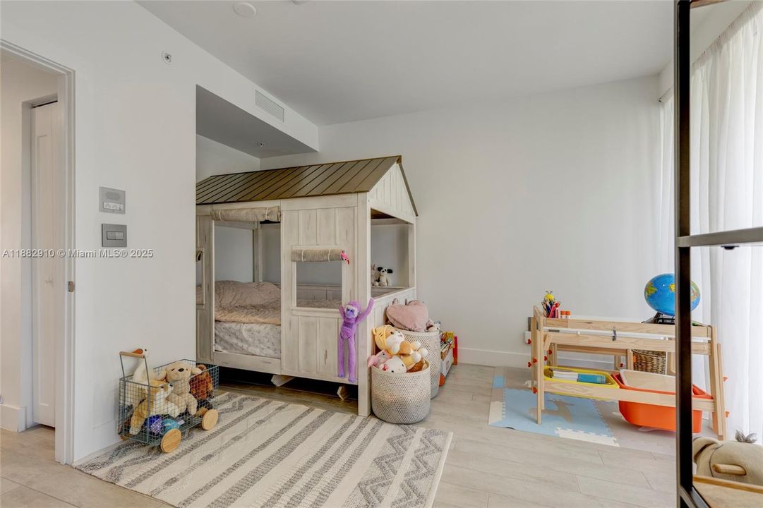 En Venta: $1,495,000 (4 camas, 4 baños, 2504 Pies cuadrados)