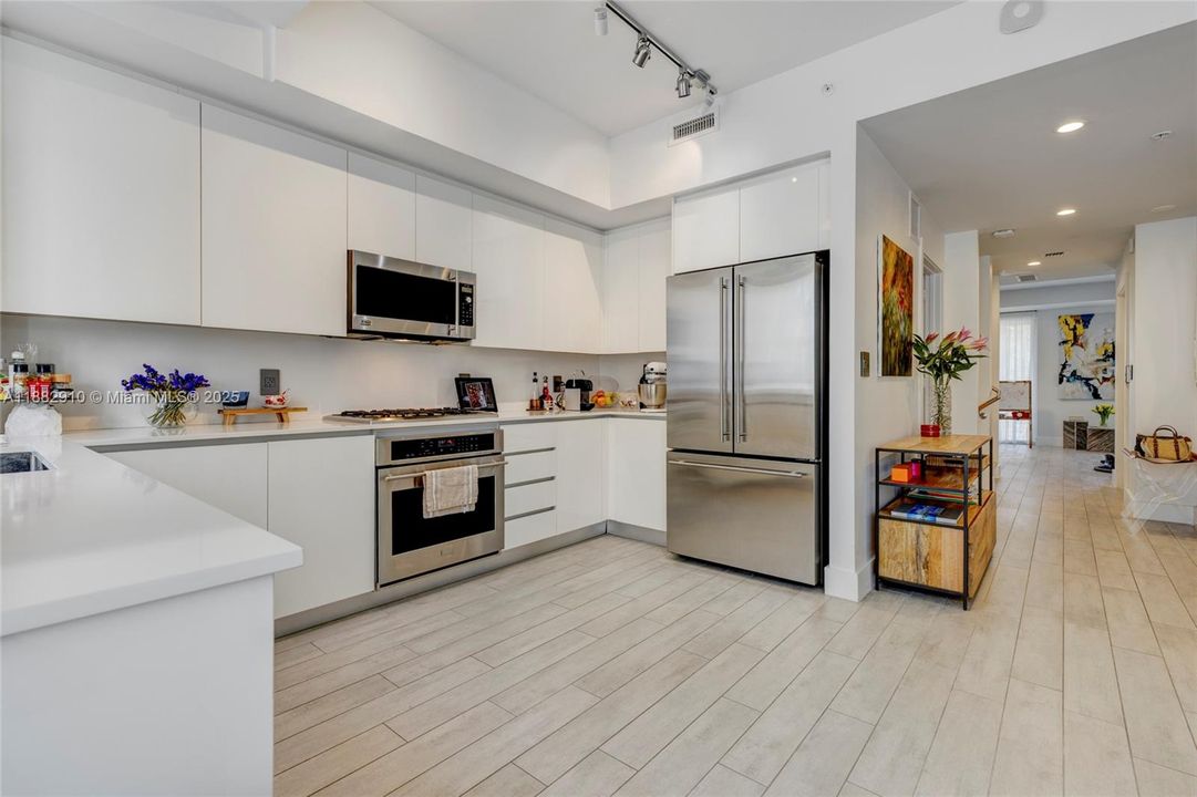 En Venta: $1,495,000 (4 camas, 4 baños, 2504 Pies cuadrados)