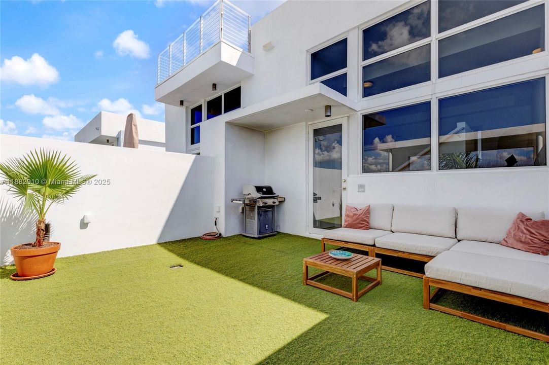 En Venta: $1,495,000 (4 camas, 4 baños, 2504 Pies cuadrados)