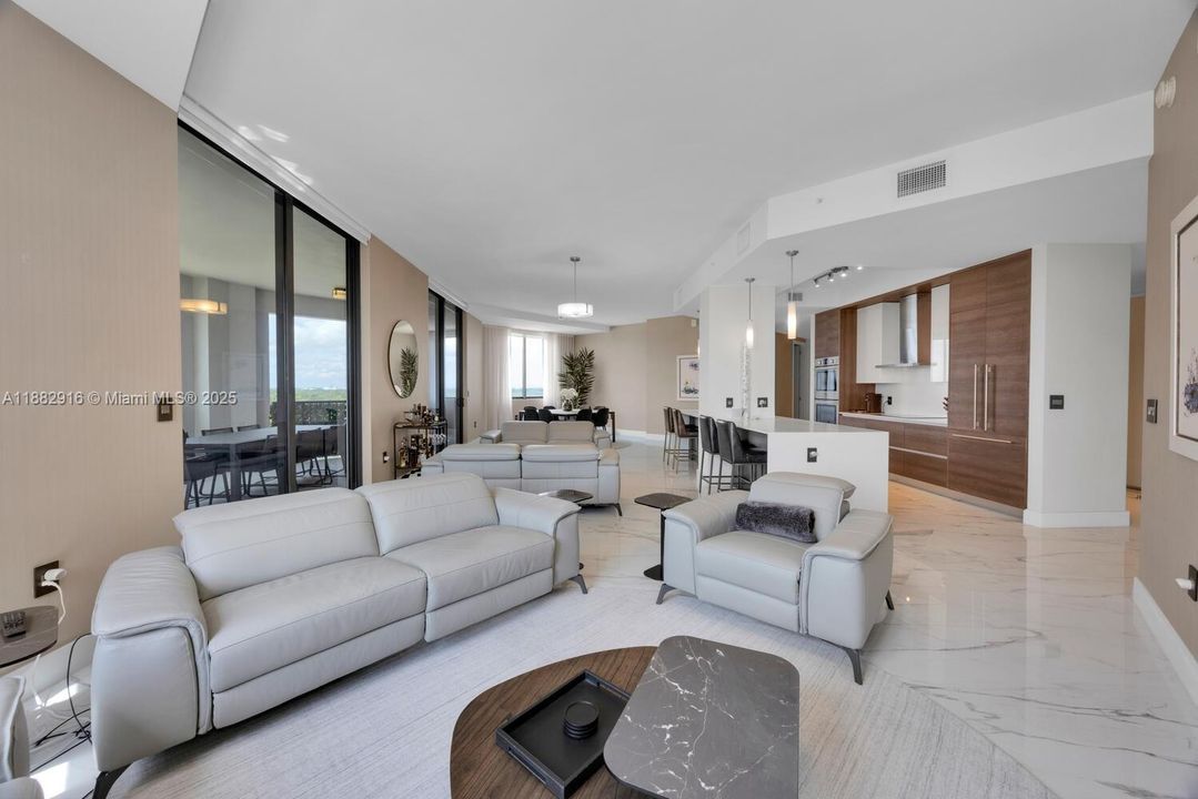 For Sale: $2,885,000 (4 beds, 4 baths, 3194 Square Feet)