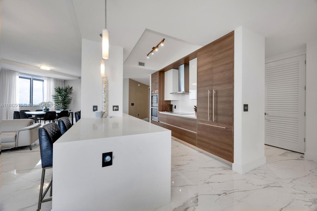 For Sale: $2,885,000 (4 beds, 4 baths, 3194 Square Feet)