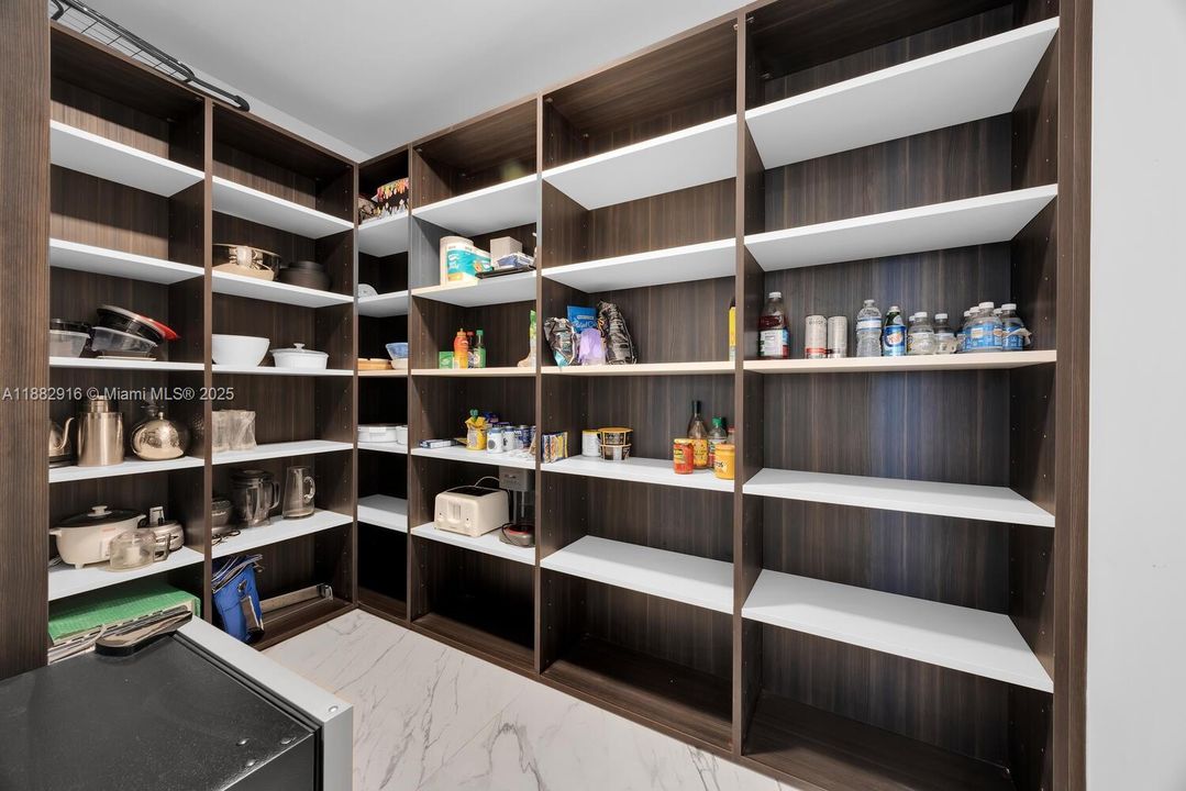 For Sale: $2,885,000 (4 beds, 4 baths, 3194 Square Feet)