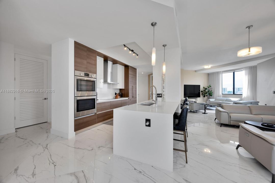 For Sale: $2,885,000 (4 beds, 4 baths, 3194 Square Feet)