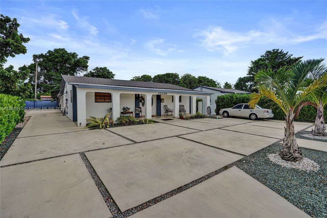 待售: $870,000 (0 贝兹, 0 浴室, 2452 平方英尺)