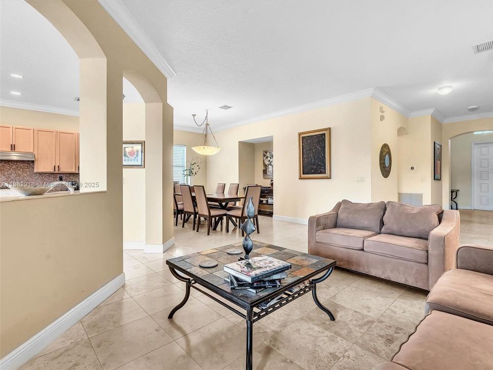 For Sale: $960,000 (4 beds, 3 baths, 2490 Square Feet)