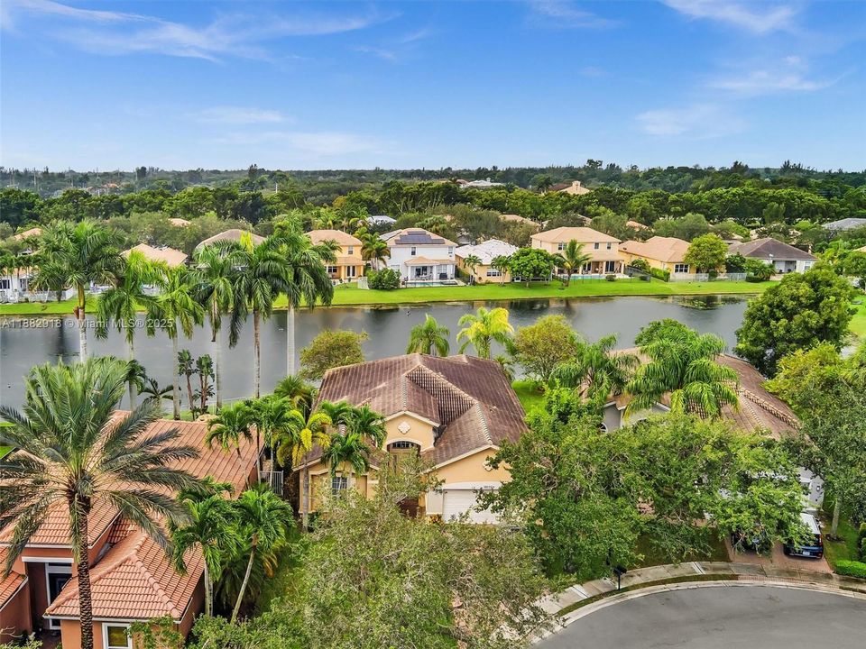 For Sale: $960,000 (4 beds, 3 baths, 2490 Square Feet)