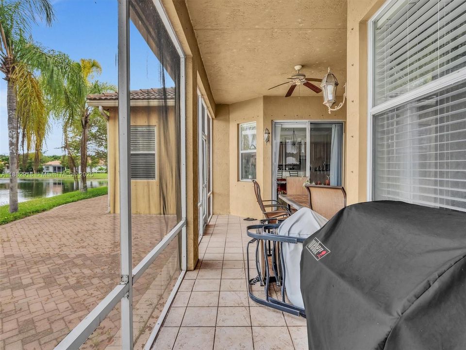 For Sale: $960,000 (4 beds, 3 baths, 2490 Square Feet)