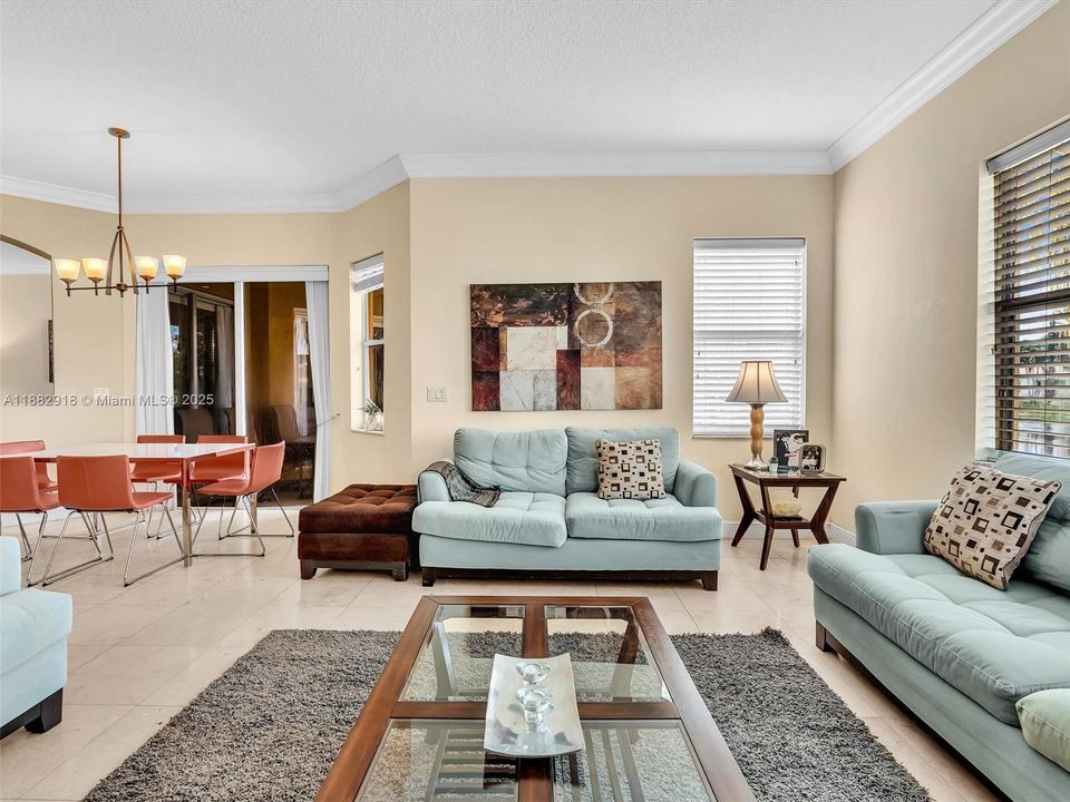 For Sale: $960,000 (4 beds, 3 baths, 2490 Square Feet)