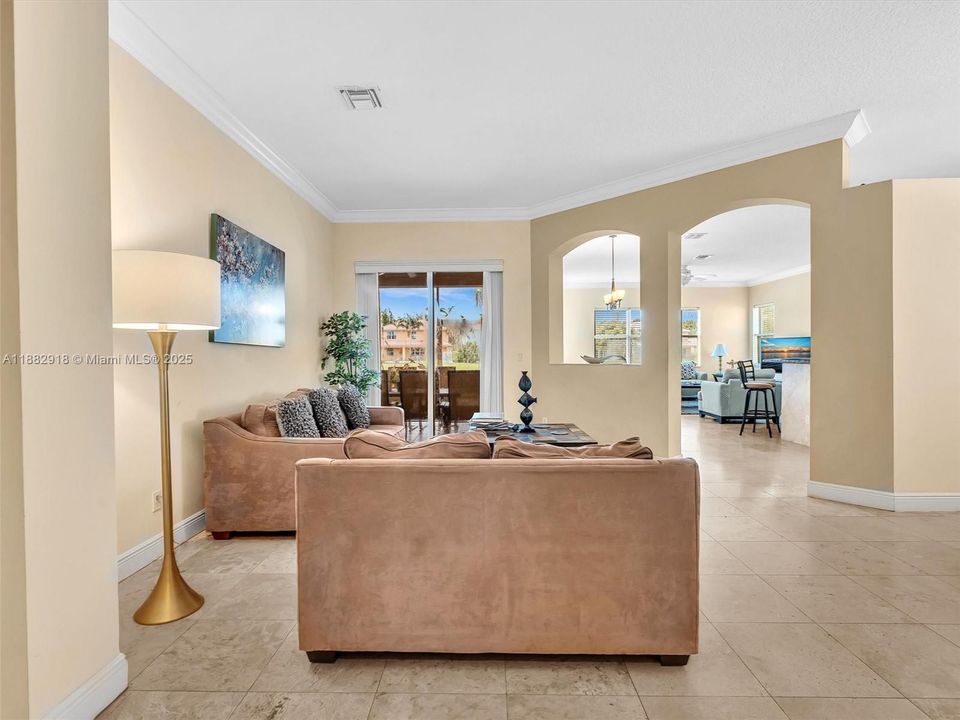 For Sale: $960,000 (4 beds, 3 baths, 2490 Square Feet)