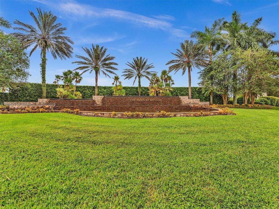 For Sale: $960,000 (4 beds, 3 baths, 2490 Square Feet)